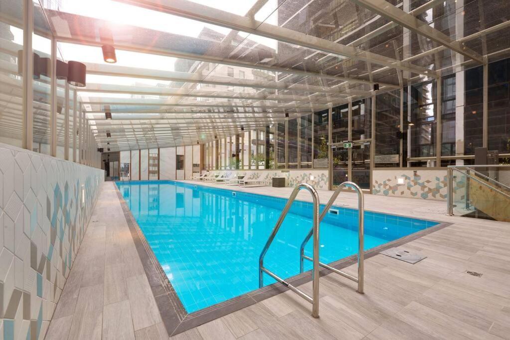 Lux 3 Bedroom Apartment In Southbank — Photos 3